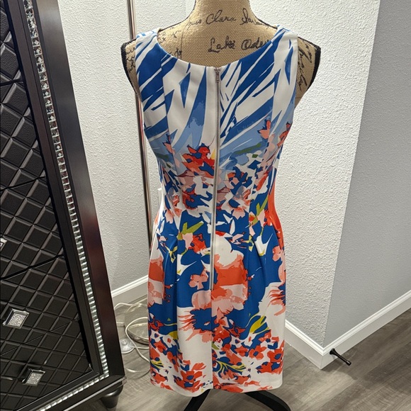 Gabby Skye Backless Floral Dress - Blue and Red Sz 8 - Picture 2 of 5